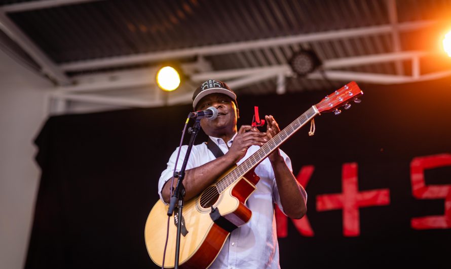 Tonton Lusambo : une carrière musicale exceptionnelle et des perspectives pleines de promesses